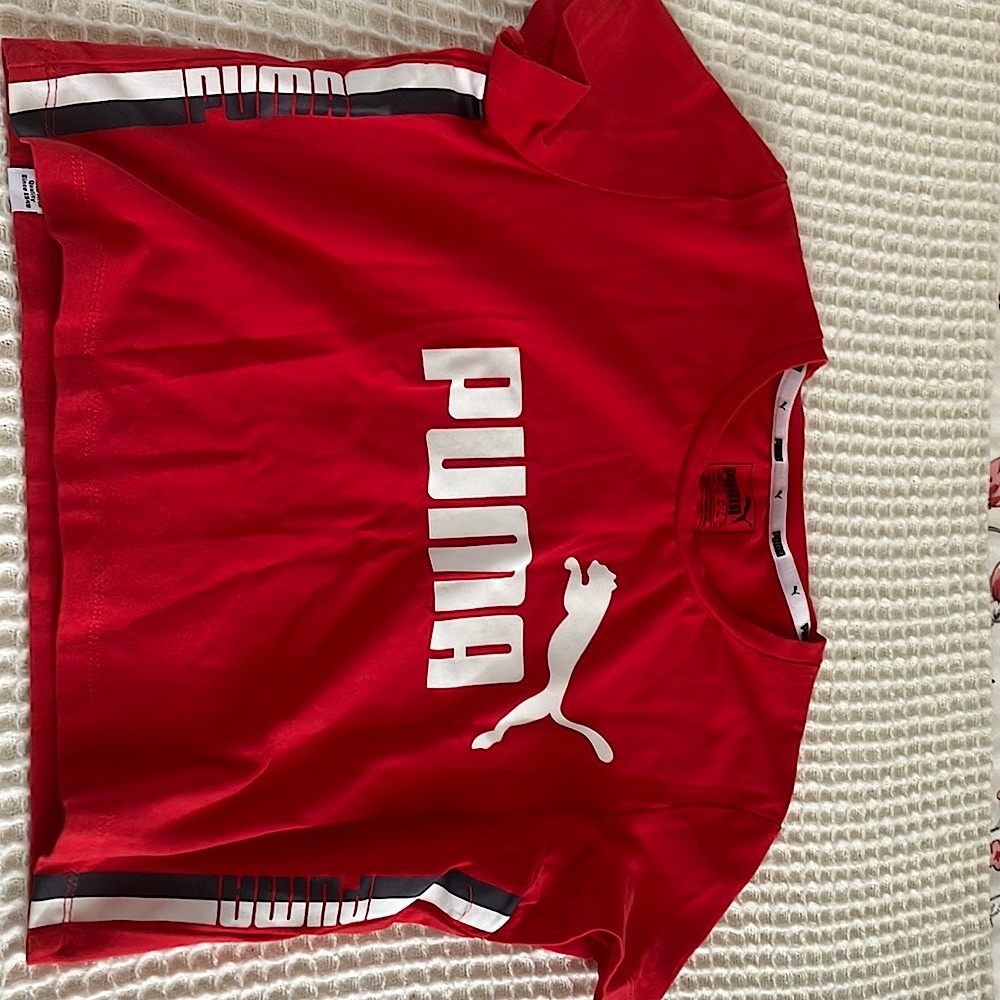 Cropped T-shirt, brand new without tags